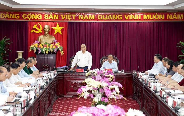 Thủ tướng Nguyễn Xuân Phúc làm việc với lãnh đạo tỉnh Bắc Kạn. Ảnh: VGP