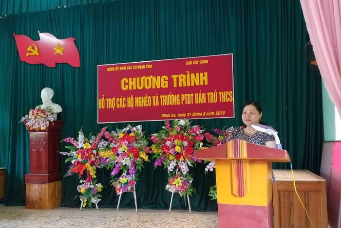 Đồng chí Hoàng Thị Chanh – Bí thư Đảng ủy Khối các cơ quan tỉnh Yên Bái phát biểu tại chương trình.