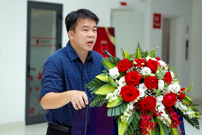 Đại diện Ban Phụ huynh trường, ông Nguyễn Việt Phương đã bày tỏ sự xúc động khi lần đầu tiên tham dự Lễ khai giảng của trường.