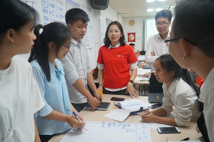 Một học bổng toàn phần trị giá 7.500.000 đồng cho khóa Tiếng Nhật tại trung tâm VIJAlink đã được trao cho bạn Nguyễn Thị Thanh - sinh viên DynaGen trong buổi tập huấn