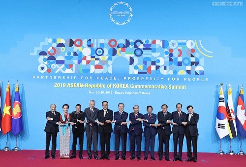 Các nhà lãnh đạo ASEAN-Hàn Quốc. Ảnh: VGP/Quang Hiếu