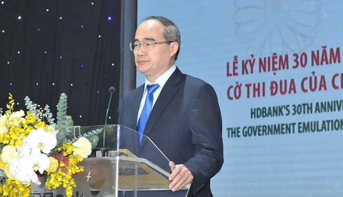Ông Nguyễn Thiện Nhân - Bí thư Thành uỷ Thành phố Hồ Chí Minh phát biểu và chúc mừng HDBank.