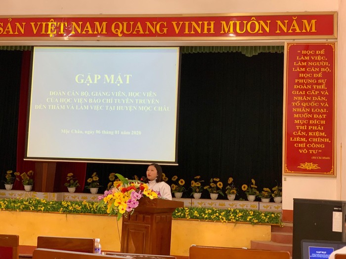 Bà Phạm Tú Uyên - Bí thư Đoàn thanh niên huyện Mộc Châu có bài phát biểu