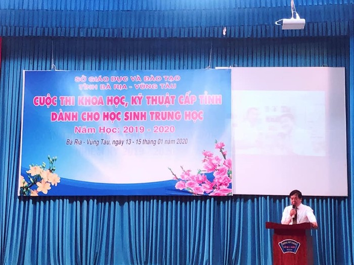 Ông Nguyễn Văn Ba, Phó Giám đốc Sở Giáo dục và Đào tạo tỉnh Bà Rịa – Vũng Tàu phát biểu tổng kết, chỉ đạo, phát động cuộc thi năm học 2020-2021