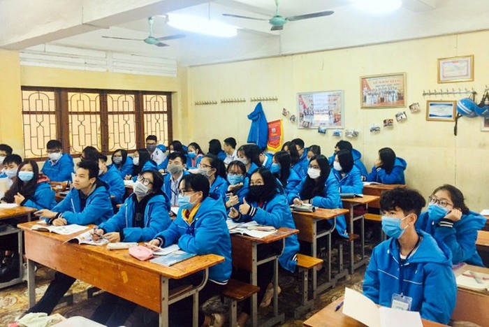 Học sinh các trường trung học phổ thông tại Hải Phòng đồng loạt đeo khẩu trang khi đến trường (Ảnh: CTV/ Giaoduc.net.vn)