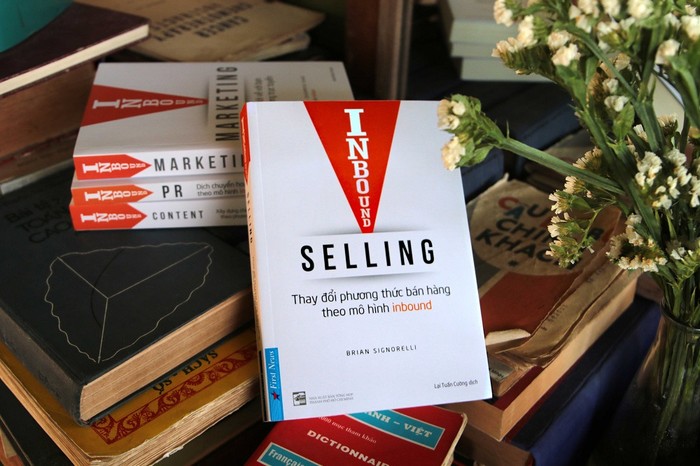 Cuốn sách “Inbound Selling” của tác giả Brian Signorelli
