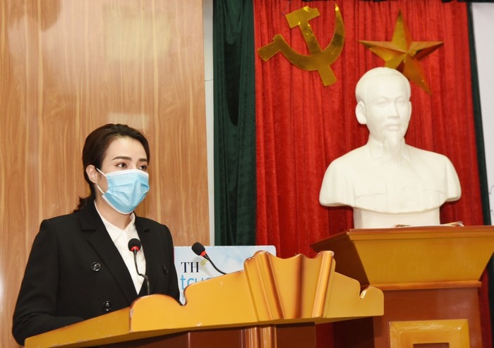 Bà Trần Thị Như Trang, Giám đốc Quỹ Vì tầm vóc Việt phát biểu