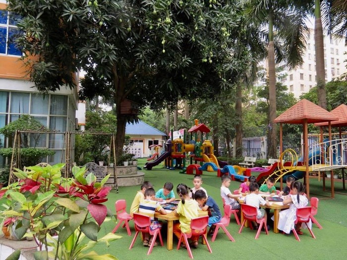 Ngôi trường rợp bóng cây xanh giữa Thủ đô Hà Nội, là địa chỉ tin cậy của các bậc phụ huynh gửi gắm con tới trường.