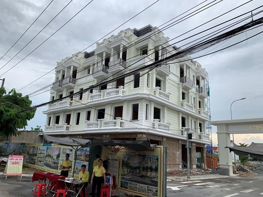 Khu nhà ở Thương mại Phú Uy Khang là dự án bất động sản được đầu tư bài bản, năng lực thi công tốt, thân thiện môi trường, đầy đủ tiện ích mới đáp ứng được những yêu cầu của người tiêu dùng hiện nay tại tỉnh Bình Dương.