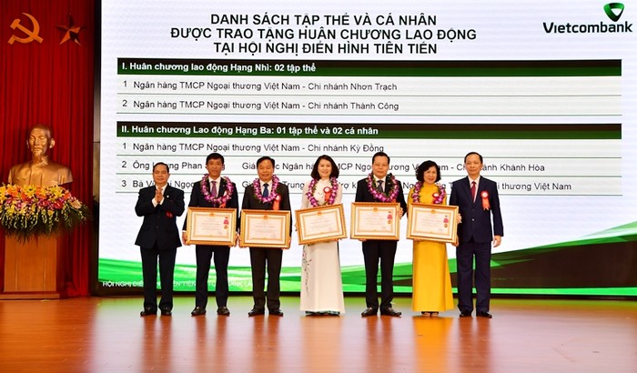 Hội nghị Điển hình tiên tiến Ngân hàng Ngoại thương Việt Nam lần thứ V ảnh 1