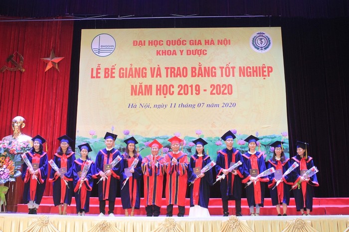 Ngày 11/7, Khoa Y Dược - Đại học Quốc gia Hà Nội đã tổ chức Lễ bế giảng và trao bằng tốt nghiệp năm học 2019-2020.