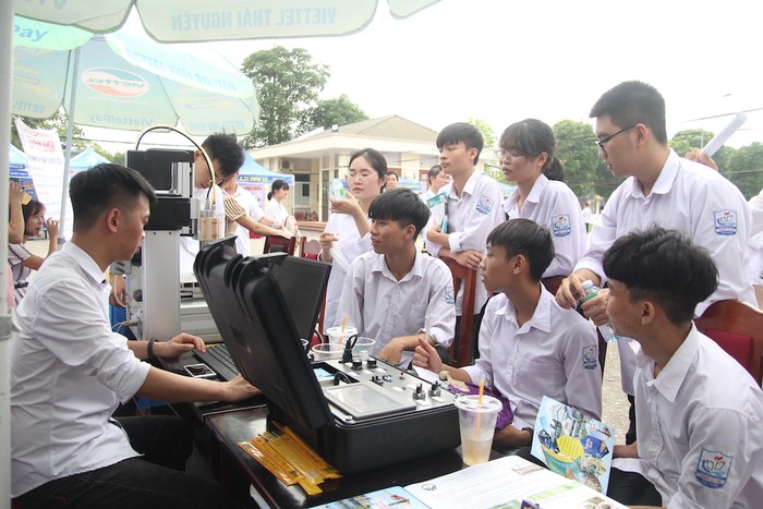 Ngày hội giáo dục hướng nghiệp, giải quyết việc làm và tư vấn tuyển sinh năm 2020 tại Thái Nguyên. ảnh: TN.