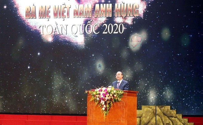 Thủ tướng Nguyễn Xuân Phúc phát biểu tại cuộc gặp mặt.