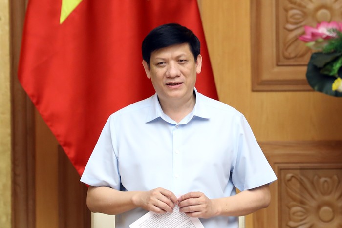 Quyền Bộ trưởng Bộ Y tế Nguyễn Thanh Long phát biểu tại cuộc họp. (Ảnh: VGP)