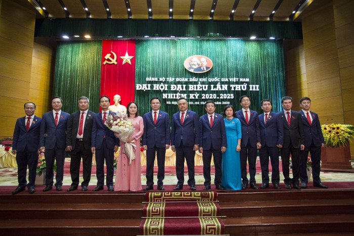 Ban Thường vụ Đảng uỷ Tập đoàn Dầu khí Quốc gia Việt Nam nhiệm kỳ 2020-2025.