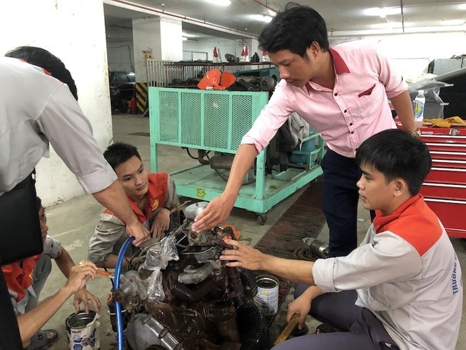 Đào tạo sửa chữa ô tô tại Cao đẳng Viễn Đông.