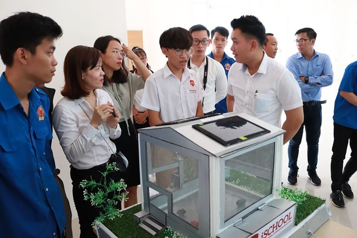Học sinh iSchool Ninh Thuận sáng tạo chuồng nuôi heo tự động, sản xuất điện ảnh 2