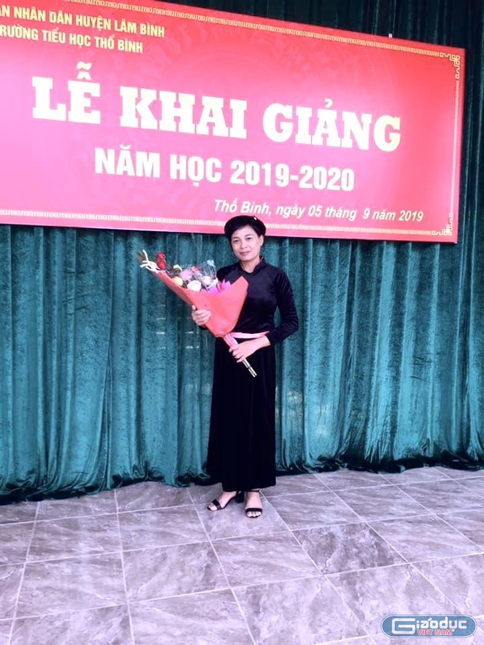 Cô Ma Thị Viễn trong ngày khai giảng Trường Tiểu học Thổ Bình (2019-2020) (Ảnh: Nhân vật cung cấp)