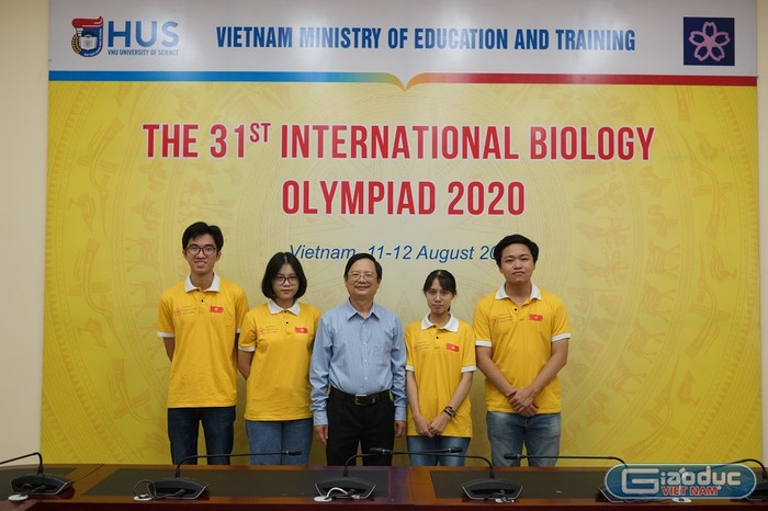 Bốn học sinh Việt Nam tham dự Olympic Sinh học quốc tế năm nay đều mang về giải thưởng (Ảnh: Bộ Giáo dục và Đào tạo)