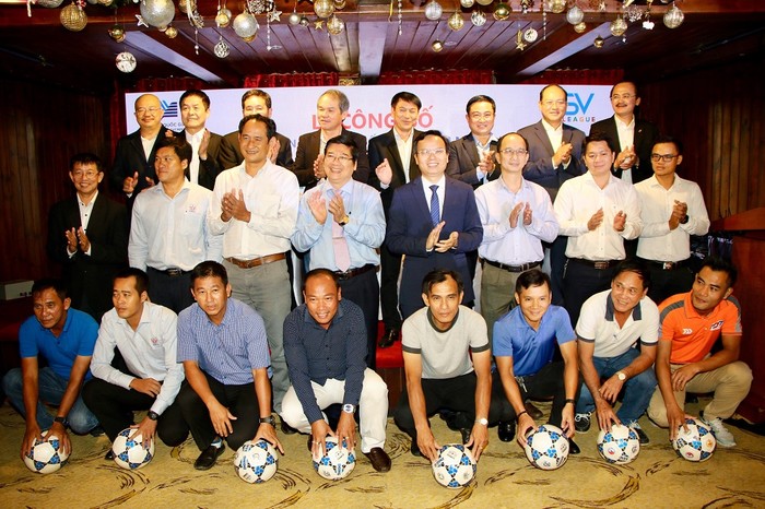 SV-League 2020 nhận được sự bảo trợ từ các doanh nhân và sự dẫn dắt của những huấn luyện viên tên tuổi.