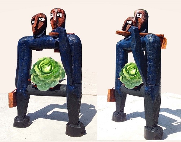 Tác phẩm “Bố mẹ tôi, cái cuốc và cây cải bắp” (2020) của nghệ sĩ Kù Kao Khải