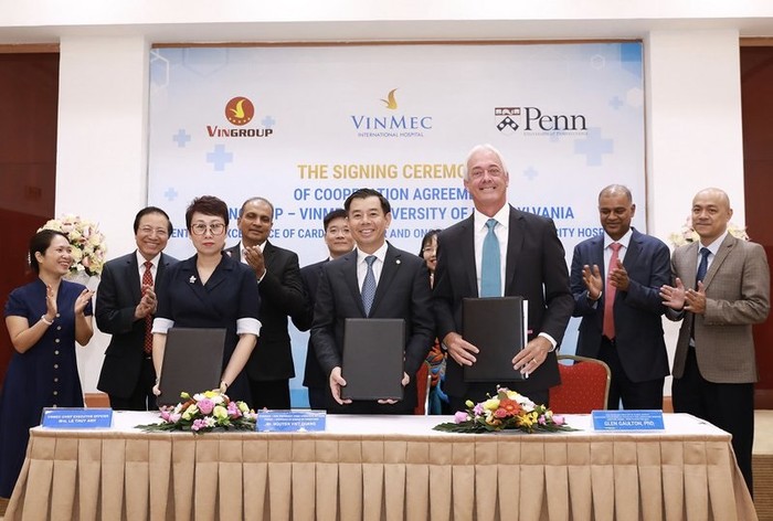 Tháng 7/2019, Tập đoàn Vingroup và Vinmec đã ký hơp tác với Đại học PENN (Top 8 Đại học tinh hoa nước Mỹ) nhằm xây dựng Trung tâm xuất sắc về ung thư tại Bệnh viện Vinmec Times City (Hà Nội)