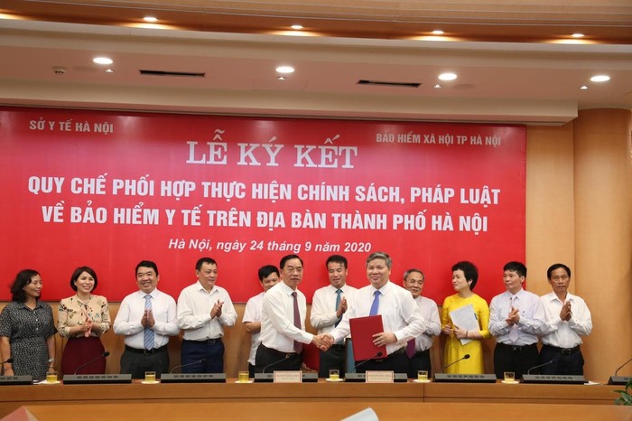 GDVN- Ngày 24/9, tại Hà Nội diễn ra Lễ ký kết Quy chế phối hợp về thực hiện chính sách, pháp luật Bảo hiểm y tế giữa Bảo hiểm xã hội Thành phố Hà Nội và Sở Y tế Hà Nội.