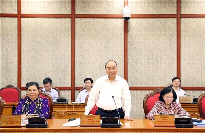 Đồng chí Nguyễn Xuân Phúc, Ủy viên Bộ Chính trị, Thủ tướng Chính phủ phát biểu tại cuộc làm việc của Bộ Chính trị với Ban Thường vụ Thành ủy Đà Nẵng. Ảnh: TTXVN