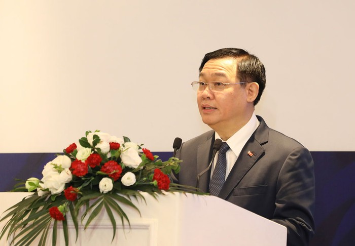Bí thư Thành ủy Hà Nội Vương Đình Huệ phát biểu khai mạc.