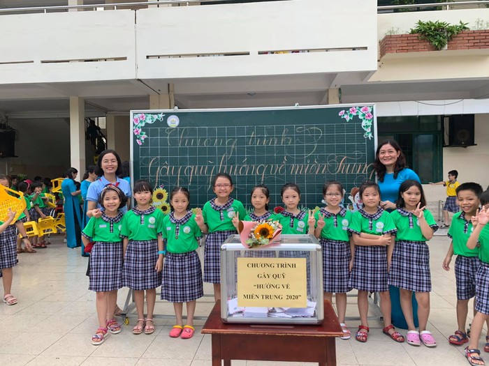 Trường Tiểu học Quang Trung (thành phố Vũng Tàu) tổ chức gây quỹ vì miền Trung thân yêu.