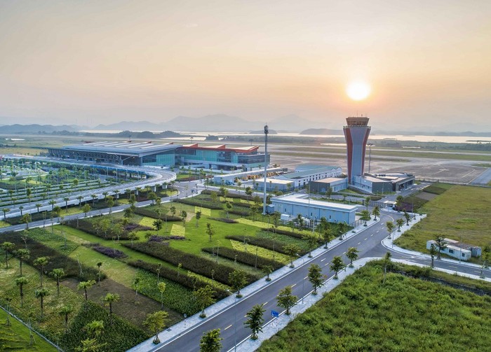 Cảng Hàng không quốc tế Vân Đồn là Sân bay khu vực hàng đầu châu Á do WTA bình chọn.