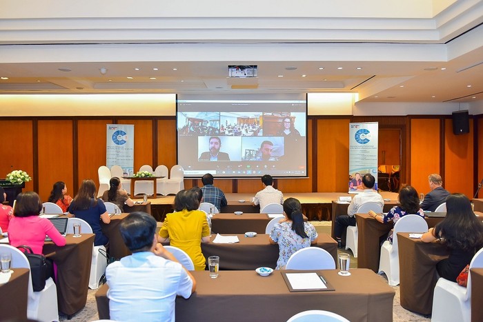 Khóa tập huấn về xây dựng, đổi mới chương trình và phương pháp giảng dạy, hướng tới tự chủ đại học của chương trình tại Việt Nam.