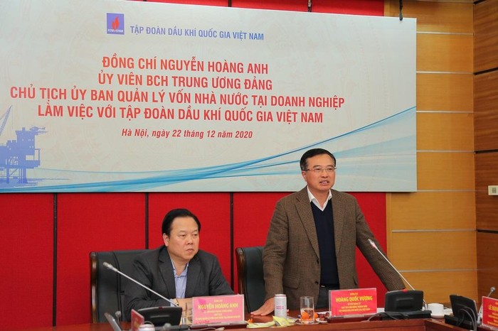 Chủ tịch Hội đồng thành viên Tập đoàn Dầu khí Việt Nam Hoàng Quốc Vượng phát biểu tại buổi là việc.
