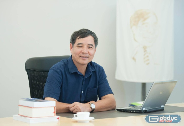 Tiến sĩ Lê Trường Tùng đã được Ban chấp hành tín nhiệm bầu giữ chức vụ Phó Chủ tịch Hiệp hội Các trường đại học, cao đẳng nhiệm kỳ 2020 - 2025.