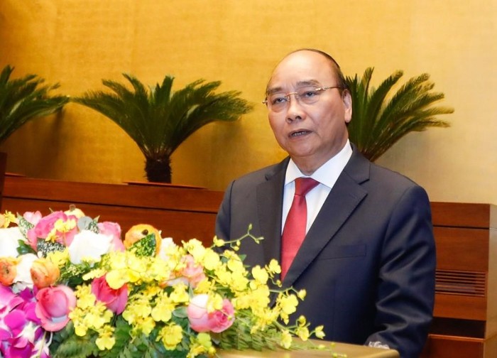 Thủ tướng Nguyễn Xuân Phúc giới thiệu, quán triệt chuyên đề về Chiến lược phát triển kinh tế - xã hội 10 năm 2021-2030 và Phương hướng, nhiệm vụ 5 năm tới (2021-2025). Ảnh: VGP/Nhật Bắc