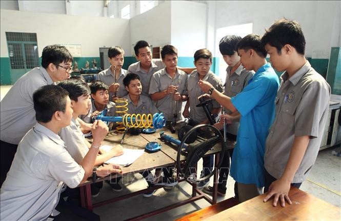 Lớp học Công nghệ ô tô của Trường Cao đẳng nghề Việt Nam - Singapore. (Ảnh chỉ có tính chất minh họa, nguồn: TTXVN).
