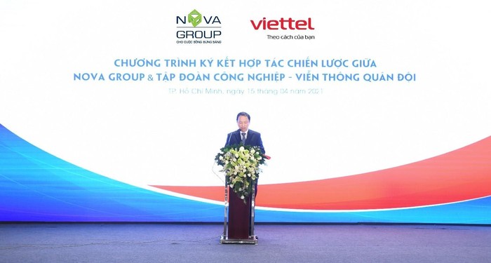 Đại tá Nguyễn Đình Chiến, Phó Tổng Giám đốc Tập đoàn Công nghiệp - Viễn thông Quân đội Viettel phát biểu tại sự kiện.