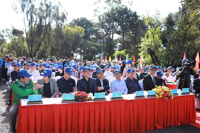 Toàn cảnh Lễ phát động trồng 50 triệu cây xanh trên địa bàn tỉnh Lâm Đồng.
