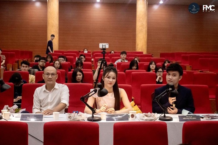 Ba vị giám khảo Nhà báo Phan Đăng, BTV/MC Thu Hương, Tiến sĩ/MC Kim Nguyên Bảo. (Ảnh: Ban Tổ chức cung cấp)