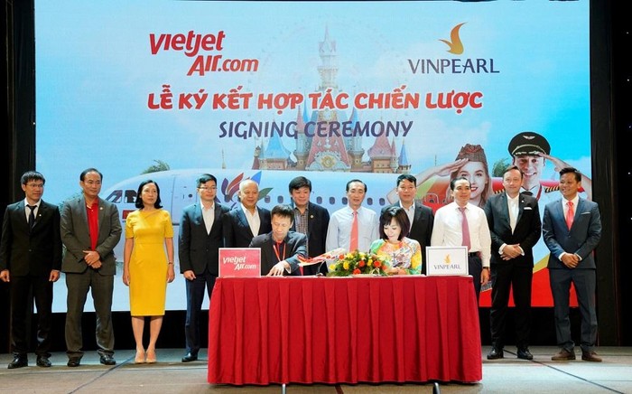 Sáng 10/4, Lễ ký kết hợp tác chiến lược giữa Vietjet với Vinpearl - hai thương hiệu hàng không - du lịch hàng đầu đã chính thức diễn ra.