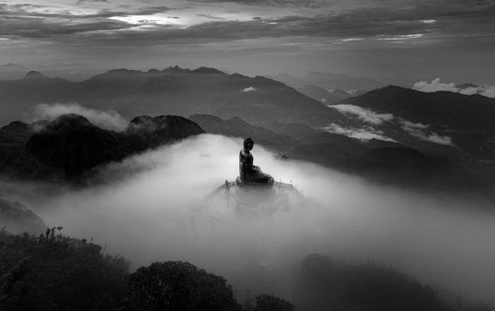 “Tượng phật trên nóc nhà Đông Dương” – Nhiếp ảnh gia Lê Việt Khánh