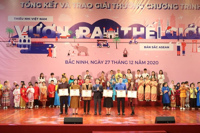 Lễ trao giải chương trình “Thiếu Nhi Việt Nam Vươn Ra Thế Giới”