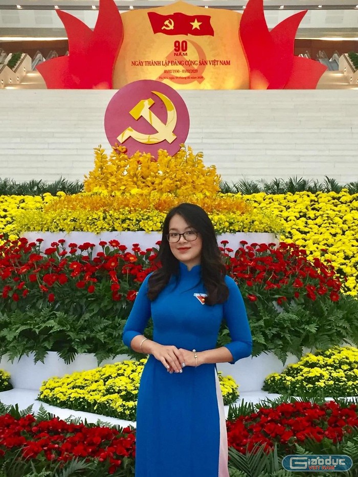 Thùy Linh đại diện cho thế hệ trẻ toàn quốc phát biểu tại Lễ Kỷ niệm 90 năm Ngày thành lập Đảng Cộng sản Việt Nam. (Ảnh: Nhân vật cung cấp)