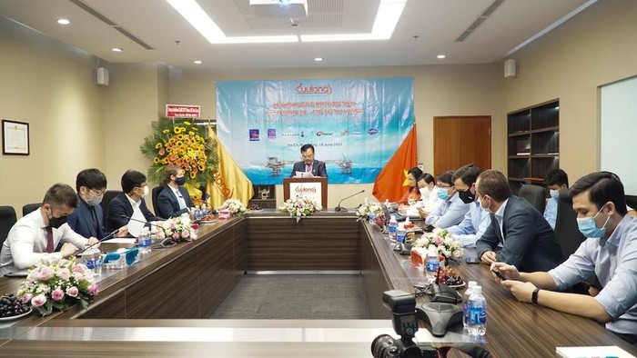 Tổng Giám đốc Cửu Long JOC Nguyễn Văn Quế phát biểu tại điểm cầu Công ty ở Thành phố Hồ Chí Minh.