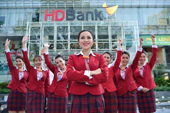Kỷ niệm chương HR Asia vinh danh HDBank – Ngân hàng Việt Nam duy nhất 4 năm liền được vinh danh Nơi làm việc tốt nhất châu Á