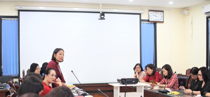 Phó giáo sư, Tiến sĩ Phạm Thị Phương Thái – Phó Hiệu trưởng Trường Đại học Khoa học phát biểu chia sẻ tại buổi gặp mặt