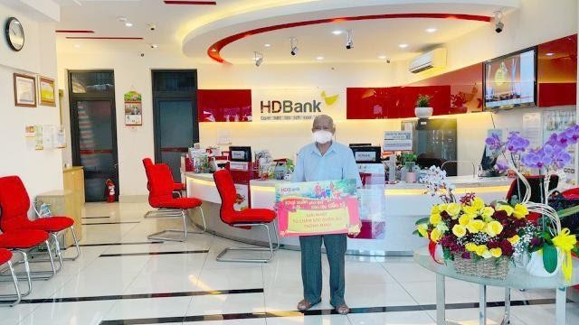 Khách hàng Trần Quang Thành giao dịch tại PGD Xuân Khánh (HDBank Cần Thơ) đã may mắn trúng Giải Nhất