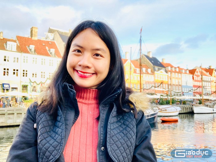 Nguyễn Thị Hồng Hạnh (sinh năm 1993, Thành phố Hồ Chí Minh) hiện đang theo học chương trình thạc sĩ ngành Tài chính và Quản trị tại Trường kinh doanh Copenhagen, Đan Mạch (Copenhagen Business School).