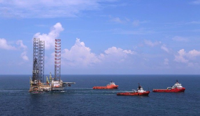 Các công trình dầu khí trên biển. - Ảnh Vương Thái