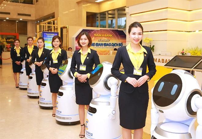 Nam A Bank là ngân hàng Việt đầu tiên đưa robot vào phục vụ giao dịch